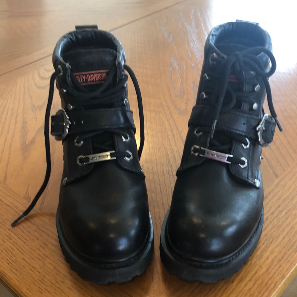 EUC Womens Harley Davidson boots size 6 1/2